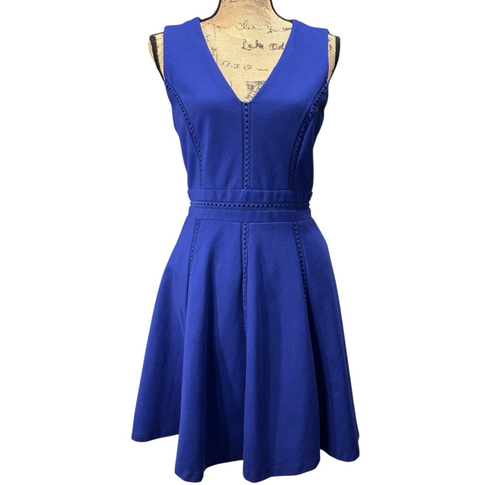 Adelyn Rae EC. Blue Fit and Flare Mini Dress with V-Neck.  Size medium